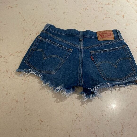 Levi’s short cutoff frayed denim shorts button fly SZ /4 - Picture 6 of 12